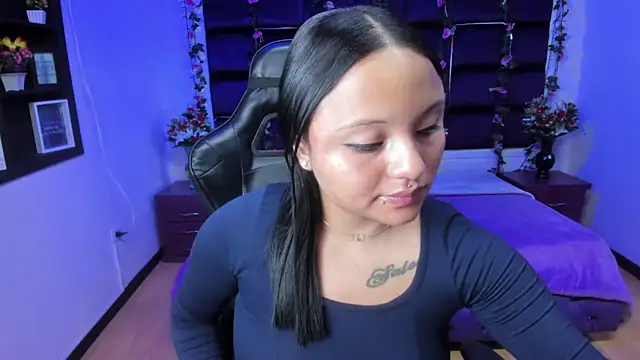 sweelanna   online show from March 11, 2025, 1:59 am