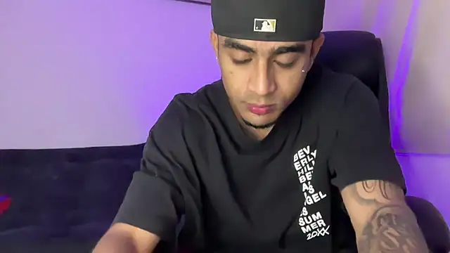 Snapshot of dominic_brandd23 chatting on February 5, 2026, 5:03 am dominic brandd23 online show from February 5, 2026, 5:03 am