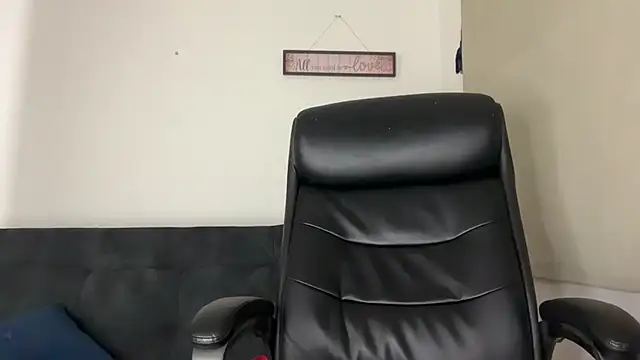 Snapshot of dominic_brandd23 chatting on March 6, 2026, 12:05 am dominic brandd23 online show from March 6, 2026, 12:05 am