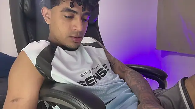 Snapshot of dominic_brandd23 chatting on March 12, 2026, 2:17 am dominic brandd23 online show from March 12, 2026, 2:17 am