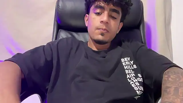 Snapshot of dominic_brandd23 chatting on February 8, 2026, 11:52 am dominic brandd23 online show from February 8, 2026, 11:52 am