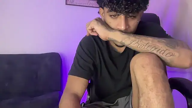 Snapshot of dominic_brandd23 chatting on March 5, 2026, 4:53 am dominic brandd23 online show from March 5, 2026, 4:53 am