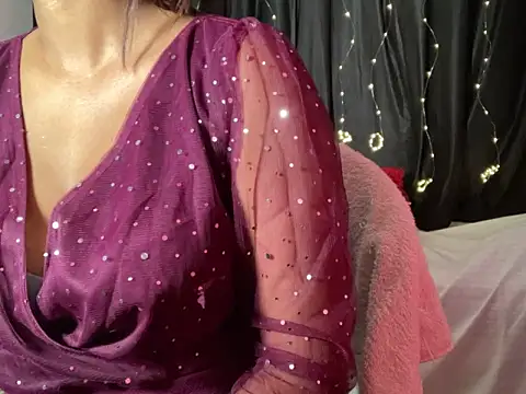 Sexy trisha  7 online show from May 1, 2026, 7:08 pm