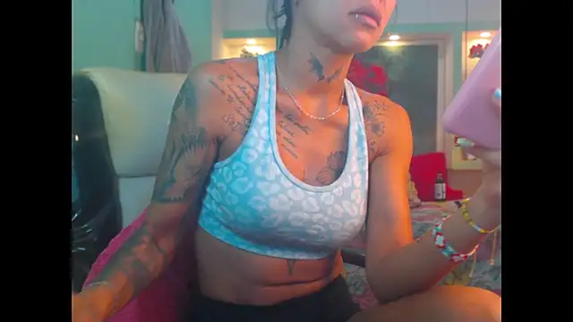 Snapshot of lorenapinto chatting on July 10, 2026, 10:21 pm lorenapinto online show from July 10, 2026, 10:21 pm