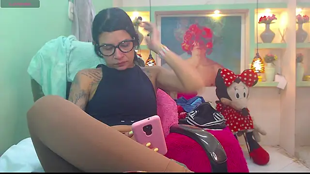 lorenapinto online show from June 13, 2026, 3:15 am