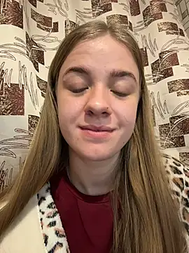 Snapshot of candy_maggie chatting on December 2, 2025, 7:48 pm candy maggie online show from December 2, 2025, 7:48 pm