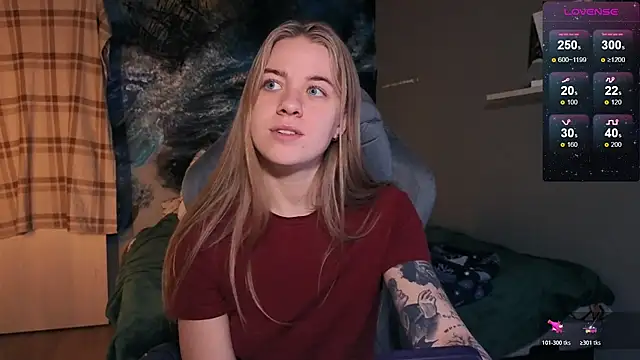 Snapshot of candy_maggie chatting on December 1, 2025, 1:12 pm candy maggie online show from December 1, 2025, 1:12 pm