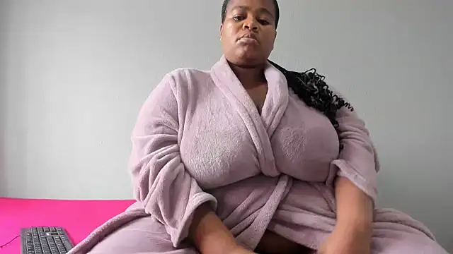Snapshot of ThickLeeyanaX chatting on March 15, 2025, 12:56 pm ThickLeeyanaX online show from March 15, 2025, 12:56 pm
