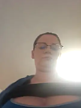 KristenVega online show from November 20, 2025, 8:59 am