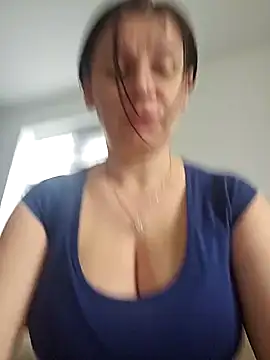 KristenVega online show from February 7, 2025, 8:55 am