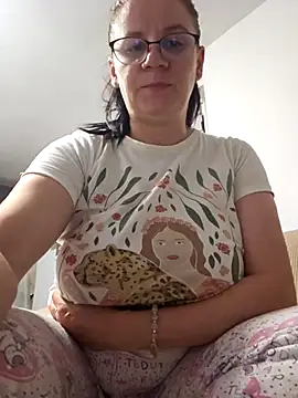 KristenVega online show from November 3, 2025, 8:56 pm