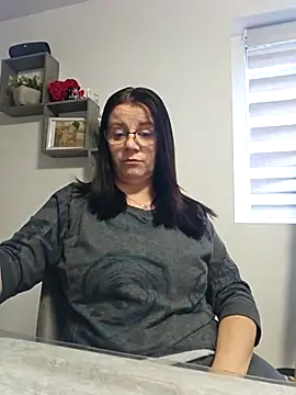 KristenVega online show from November 19, 2025, 7:08 am