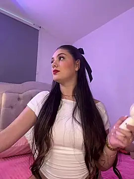 EmilyS   online show from January 17, 2025, 10:23 pm