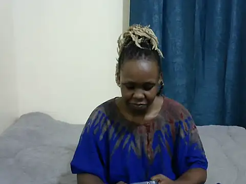 Snapshot of Kariselle- chatting on November 21, 2025, 5:45 pm Kariselle- online show from November 21, 2025, 5:45 pm