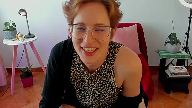 Snapshot of cuddlingbunny chatting on December 27, 2024, 7:57 pm cuddlingbunny online show from December 27, 2024, 7:57 pm
