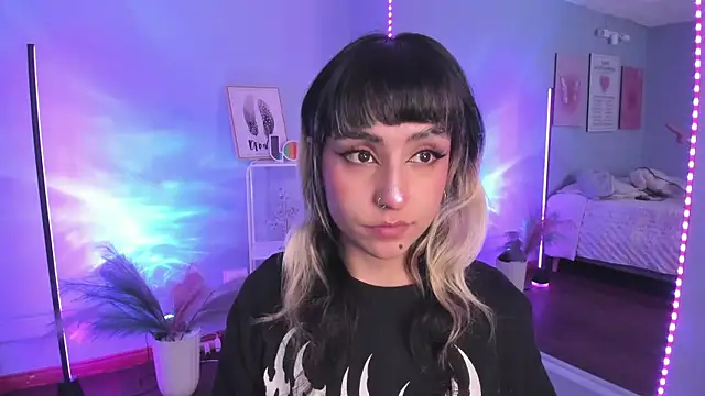 Snapshot of MaveParks_ chatting on October 9, 2025, 11:22 am MaveParks online show from October 9, 2025, 11:22 am