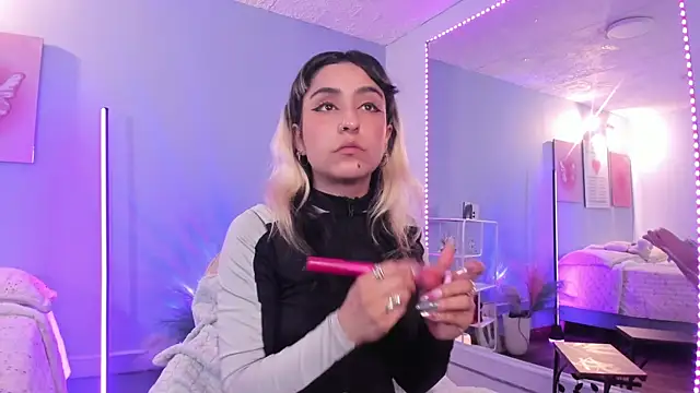 Snapshot of MaveParks_ chatting on October 11, 2025, 2:18 pm MaveParks online show from October 11, 2025, 2:18 pm