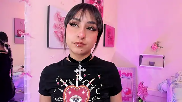 Snapshot of MaveParks_ chatting on December 4, 2025, 12:04 pm MaveParks online show from December 4, 2025, 12:04 pm