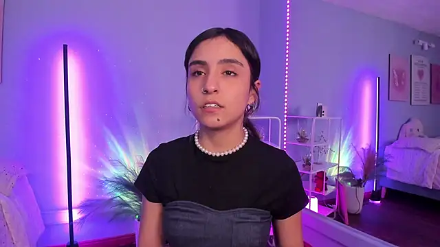 Snapshot of MaveParks_ chatting on October 13, 2025, 11:34 am MaveParks online show from October 13, 2025, 11:34 am