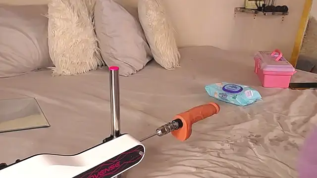 Snapshot of cloe_bridgee chatting on September 24, 2025, 3:02 am cloe bridgee online show from September 24, 2025, 3:02 am