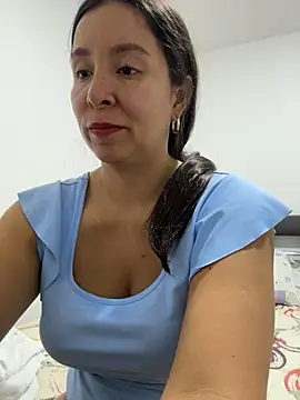 Snapshot of emely_sexx20 chatting on June 23, 2026, 1:58 am emely sexx20 online show from June 23, 2026, 1:58 am