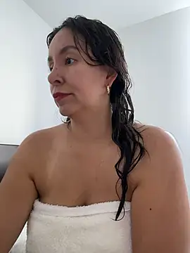 Snapshot of emely_sexx20 chatting on July 27, 2026, 10:28 pm emely sexx20 online show from July 27, 2026, 10:28 pm
