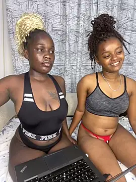 Snapshot of Favoritegirl1 chatting on February 13, 2026, 10:21 pm Favoritegirl1 online show from February 13, 2026, 10:21 pm