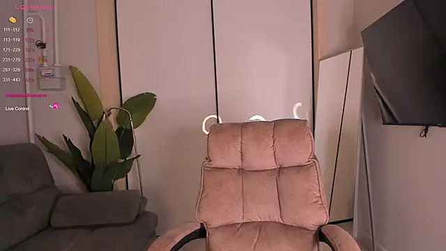 Snapshot of helen_ramsay chatting on October 31, 2025, 3:30 pm helen ramsay online show from October 31, 2025, 3:30 pm