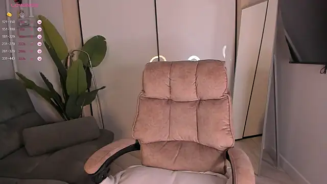 Snapshot of helen_ramsay chatting on November 6, 2025, 4:00 pm helen ramsay online show from November 6, 2025, 4:00 pm