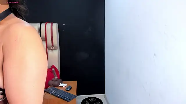 Snapshot of Aurora_collins__ chatting on January 16, 2025, 12:09 pm Aurora collins online show from January 16, 2025, 12:09 pm