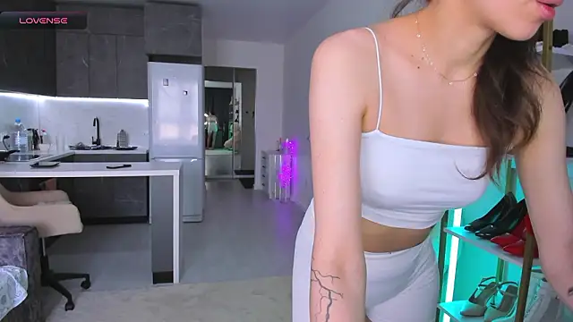 princess ashley  online show from March 18, 2026, 10:29 am