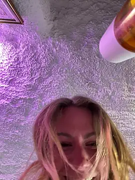 selenaluvv online show from February 24, 2026, 4:30 pm