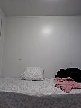 Edw95S online show from May 2, 2026, 1:11 am