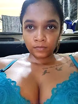 Indianqueen03 online show from November 13, 2025, 8:46 pm