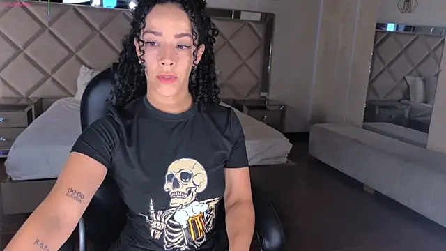 Snapshot of AlessaRomero chatting on June 5, 2026, 8:03 pm AlessaRomero online show from June 5, 2026, 8:03 pm