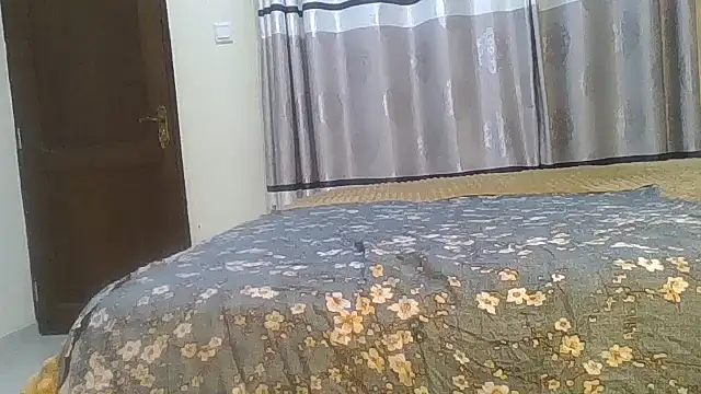 Snapshot of Fine_assie chatting on October 25, 2025, 8:31 pm Fine assie online show from October 25, 2025, 8:31 pm