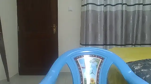 Snapshot of Fine_assie chatting on December 5, 2025, 8:06 pm Fine assie online show from December 5, 2025, 8:06 pm