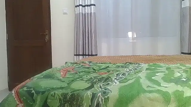 Snapshot of Fine_assie chatting on October 23, 2025, 8:07 pm Fine assie online show from October 23, 2025, 8:07 pm