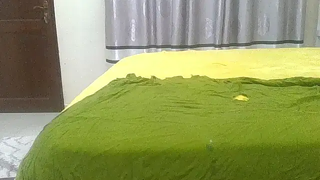 Snapshot of Fine_assie chatting on December 3, 2025, 9:58 pm Fine assie online show from December 3, 2025, 9:58 pm