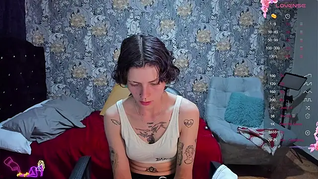 Snapshot of pretty_cristal69 chatting on July 14, 2026, 11:33 pm pretty cristal69 online show from July 14, 2026, 11:33 pm