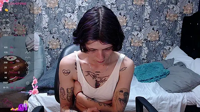 pretty cristal69 online show from June 8, 2026, 10:10 pm