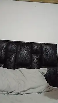 pretty cristal69 online show from October 25, 2025, 3:45 pm