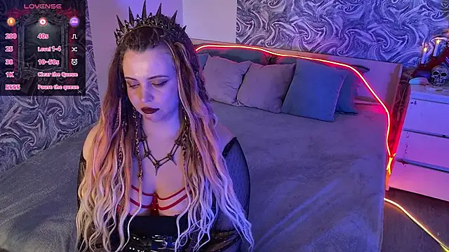 Miss Maya Mils online show from July 5, 2026, 4:19 am