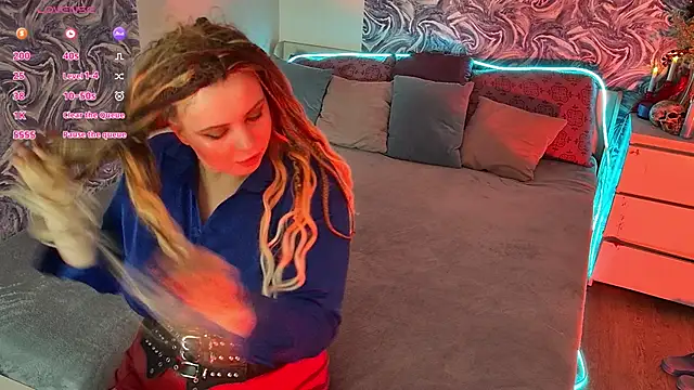 Miss Maya Mils online show from June 14, 2026, 1:02 am