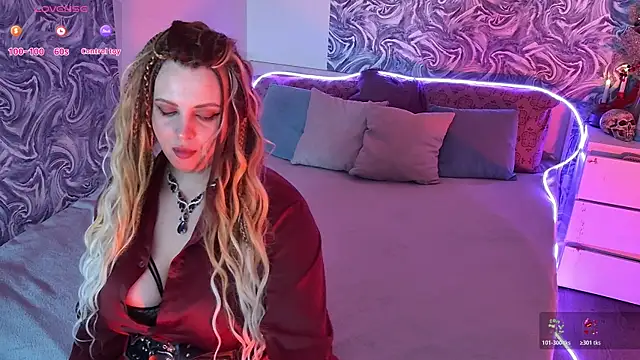 Miss Maya Mils online show from June 11, 2026, 2:53 am
