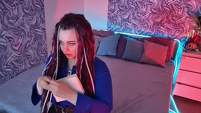 Miss Maya Mils online show from May 28, 2026, 1:13 am