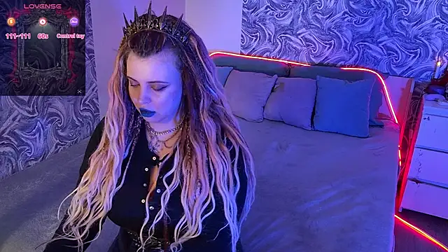 Miss Maya Mils online show from July 4, 2026, 1:01 am