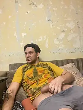 Snapshot of MaeltraJoy chatting on December 16, 2025, 4:22 pm MaeltraJoy online show from December 16, 2025, 4:22 pm