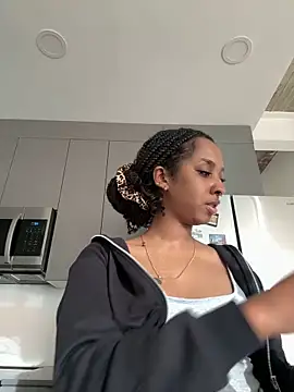 Your Paris online show from November 24, 2025, 5:46 pm