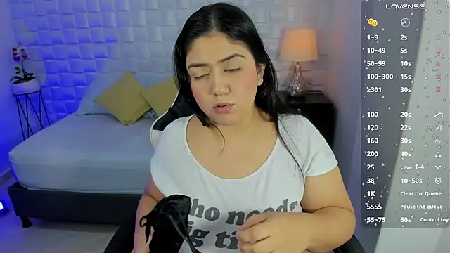 Snapshot of iris_torrez_ chatting on June 17, 2026, 12:15 pm iris torrez online show from June 17, 2026, 12:15 pm